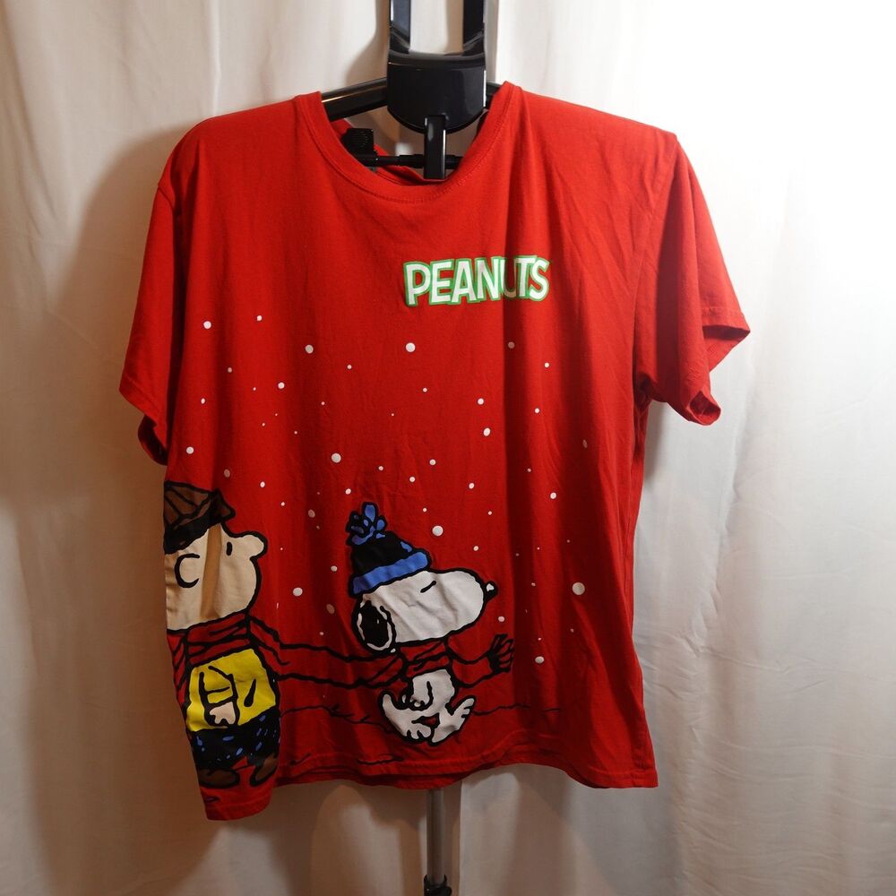 Peanuts Women XLarge T-Shirt Snoopy Christmas Lights on Dog House Print Red